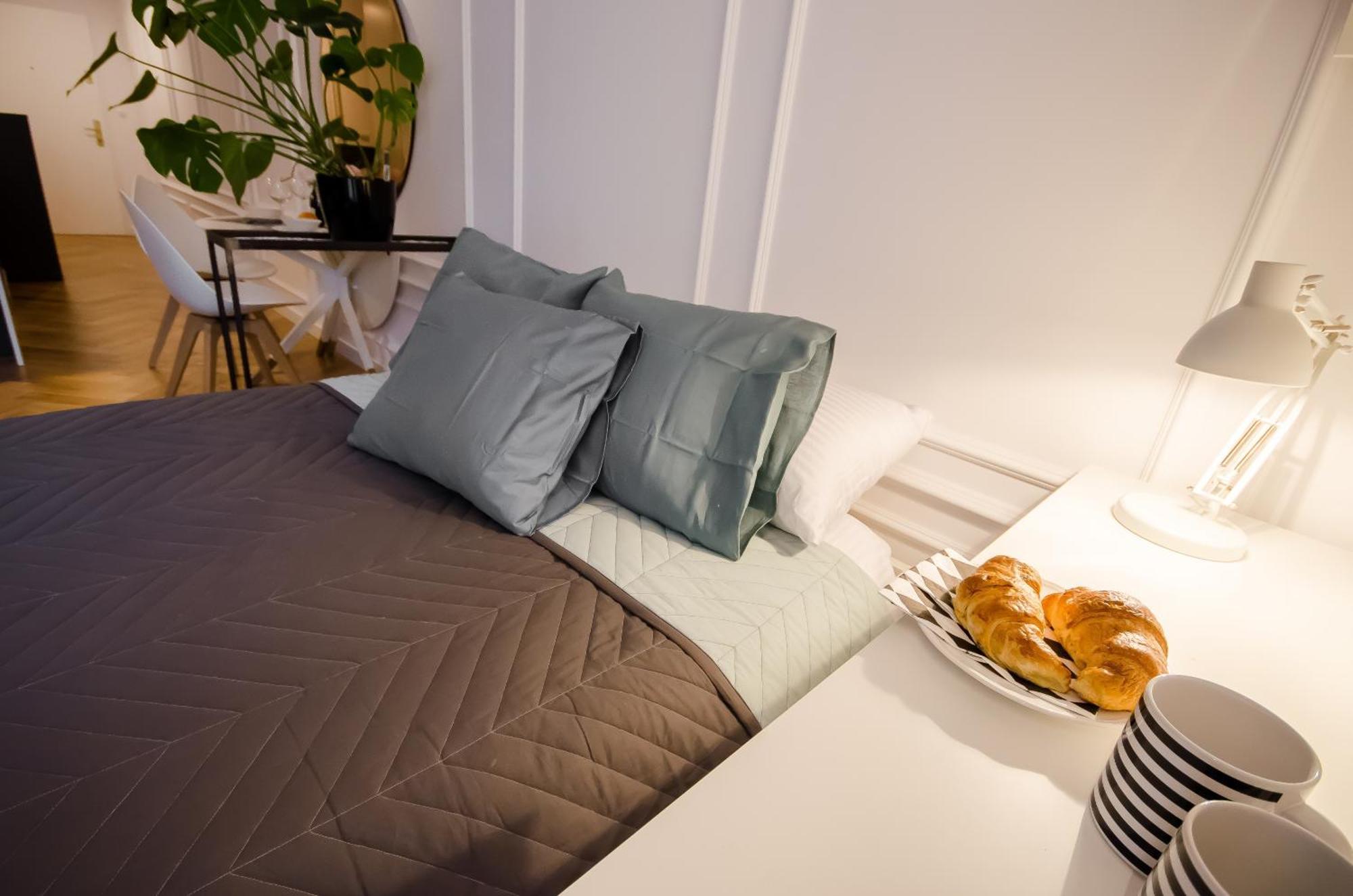 Old Town Premium Queen'S Apartments كراكوفيا الغرفة الصورة