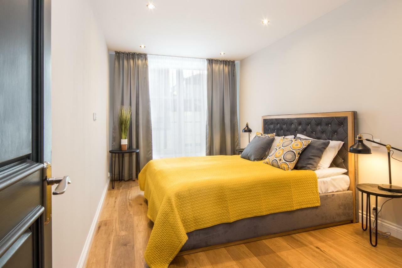 Old Town Premium Queen'S Apartments كراكوفيا المظهر الخارجي الصورة