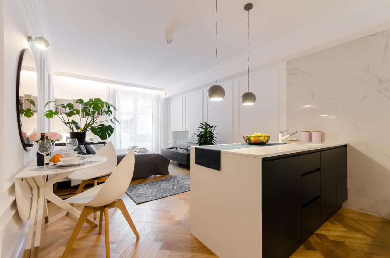 Old Town Premium Queen'S Apartments كراكوفيا المظهر الخارجي الصورة